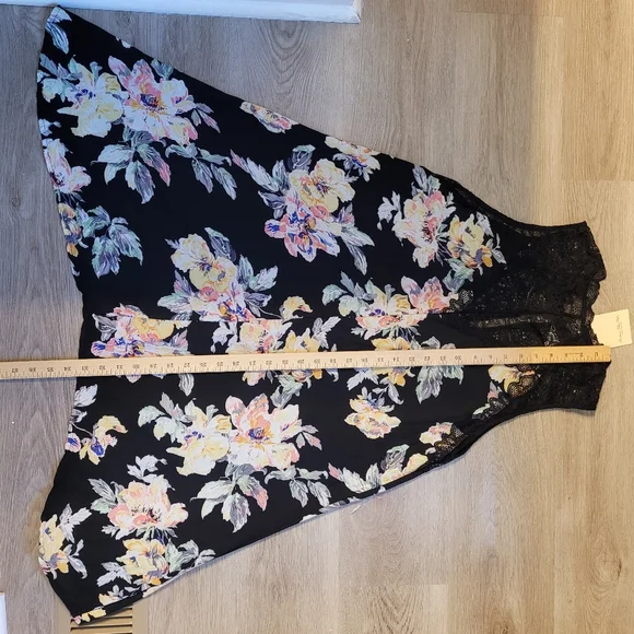 SOUTHERN FRIED CHICS Couture Collection Spring Treasures Lace & Floral MiniDress - Picture 11 of 15